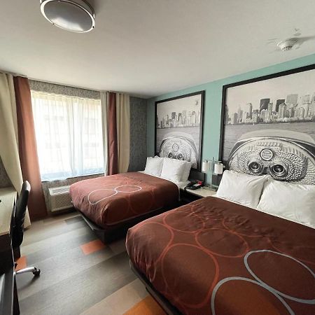 Super 8 By Wyndham Brooklyn Williamsburg Hotel New York Exterior foto