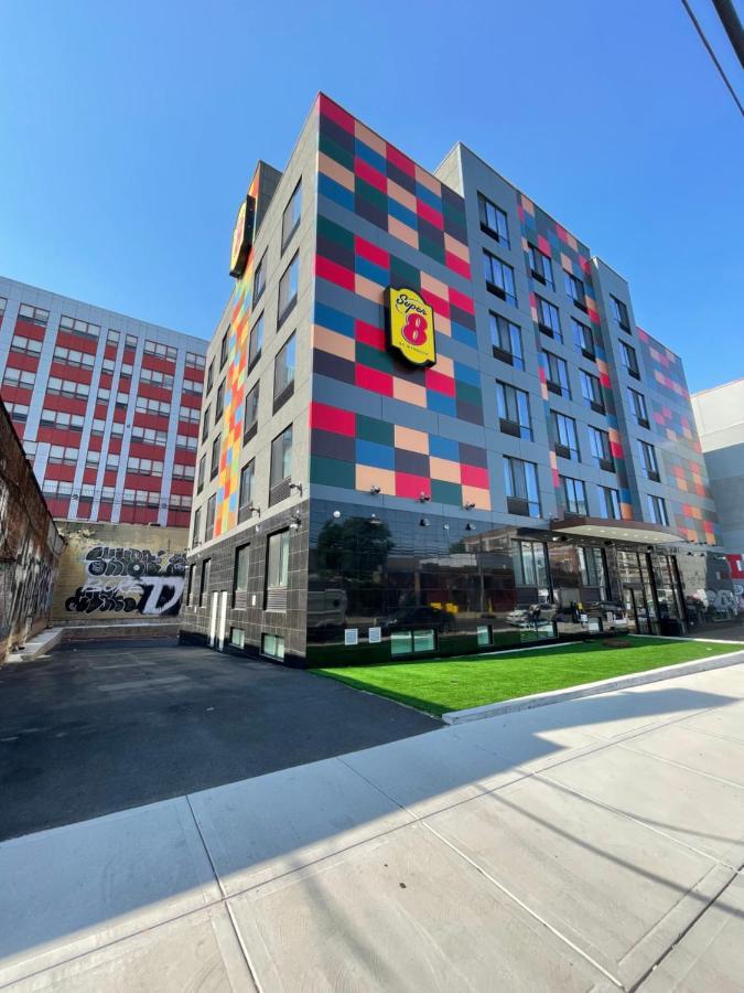Super 8 By Wyndham Brooklyn Williamsburg Hotel New York Exterior foto