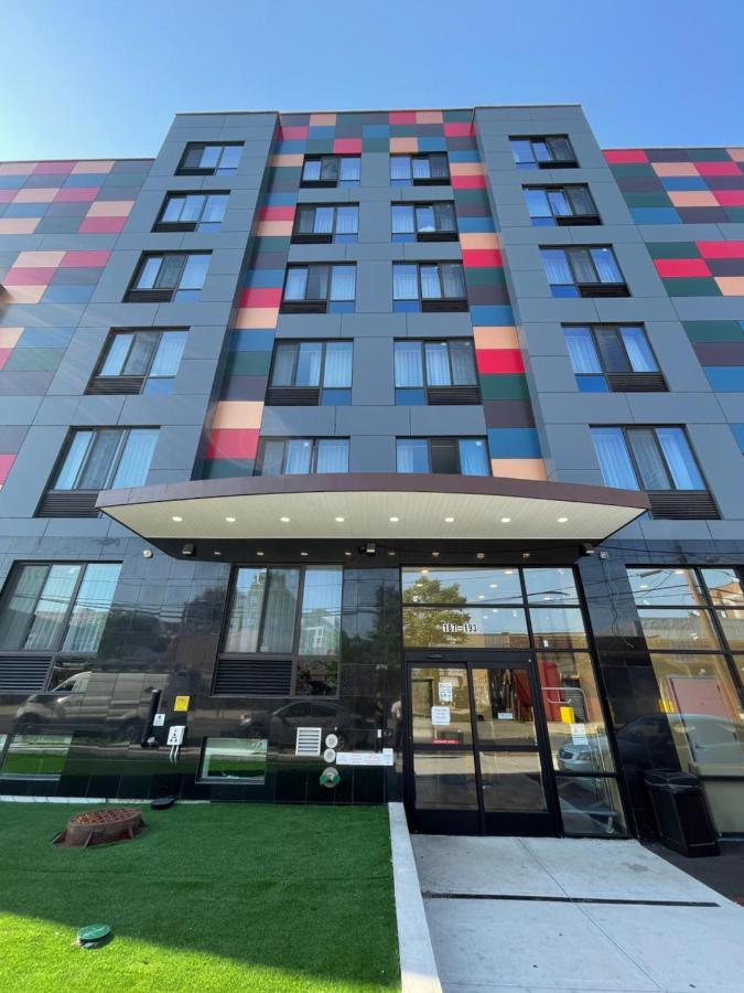 Super 8 By Wyndham Brooklyn Williamsburg Hotel New York Exterior foto